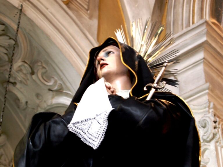 CONFRATERNITA SS. NOME DI GESU’ GROTTAGLIE (TA). PROCESSIONE DELLA DESOLATA DEL 2014.