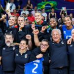 PARIGI.FINALE DEL VOLLEY FEMMINILE  DI DOMENICA ITALIA-STATI UNITI VANNY MIALE DA GROTTAGLIE(TA) E’ IL  PREPARATORE ATLETICO DELLE AZZURRE .