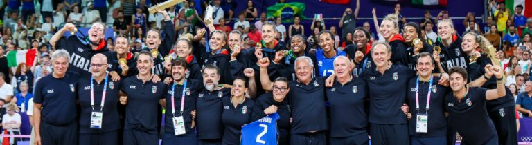 PARIGI.VOLLEY FEMMINILE.LE AZZURRE FANNO LA STORIA:E’ MEDAGLIA D’ORO 3-0 AGLI STATI UNITI.GROTTAGLIE PRESENTE CON MIALE.