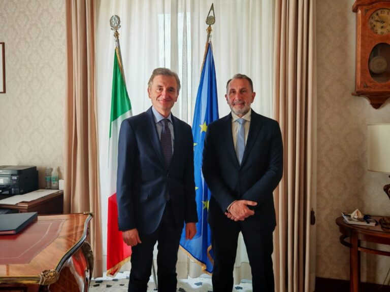 a-sinistra-il-prefetto-cupello-a-destra-il-nuovo-questore-marseglia